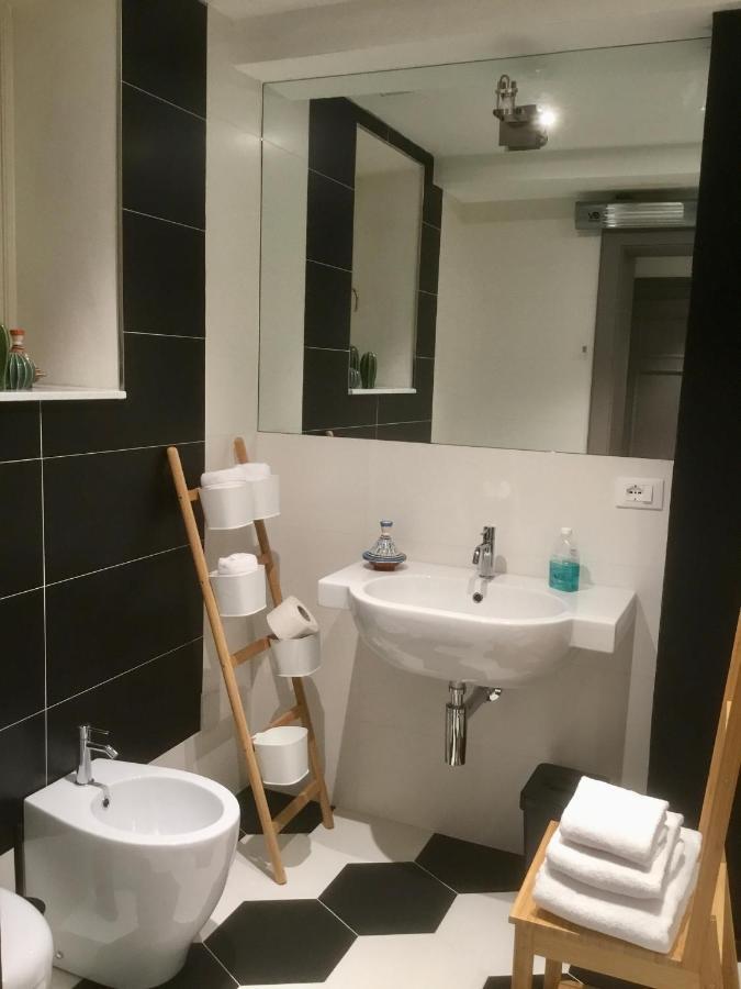 Appartement Torre Guinigi Luxury Loft Nel Centro Storico Di Lucques Extérieur photo